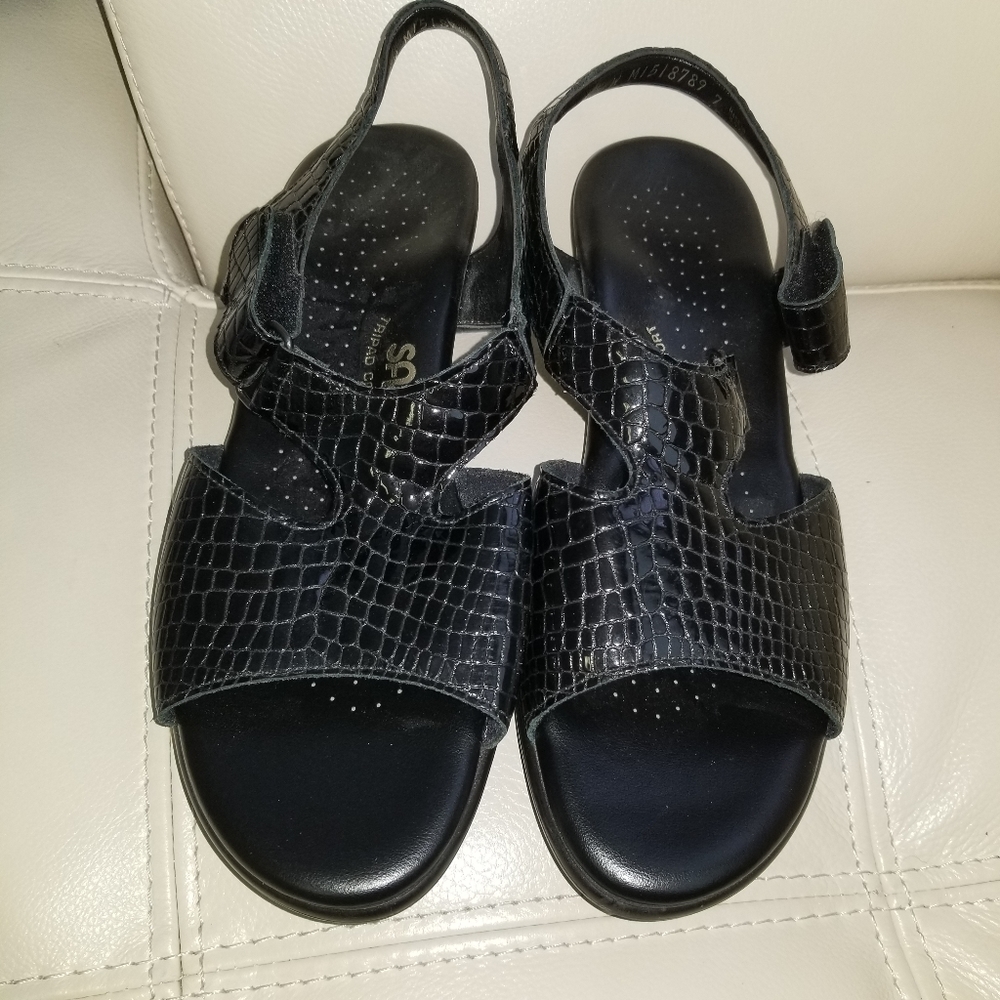 SAS Suntimer Black Croc Sandal EUC women 8.5W Wide
